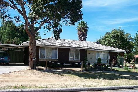 28 Glyndebourne Ave, Thornlie, WA 6108