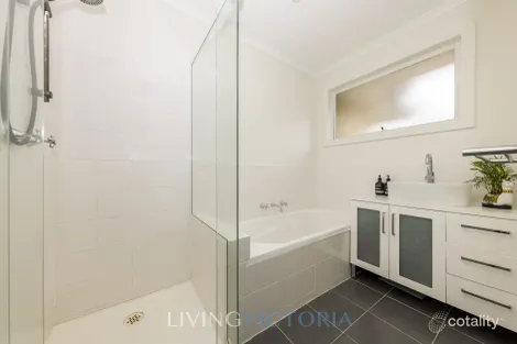 Property photo of 8 Briar Rose Walk Croydon South VIC 3136