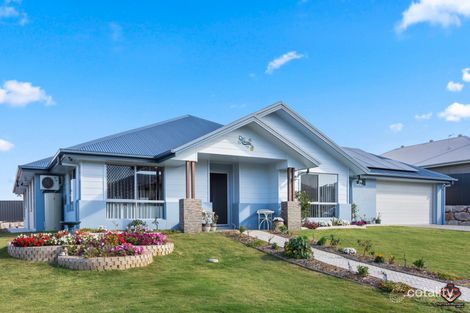 Property photo of 2 Bergamot Court Nikenbah QLD 4655