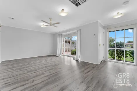 Property photo of 14 Cantle Close Pakenham VIC 3810