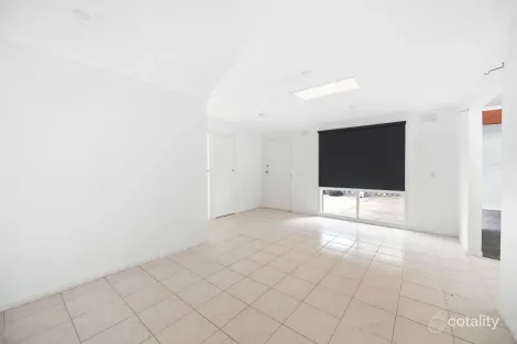 Property photo of 15 Connel Drive Melton South VIC 3338