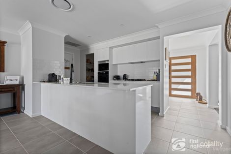 Property photo of 11 Davis Crescent Caerleon NSW 2850