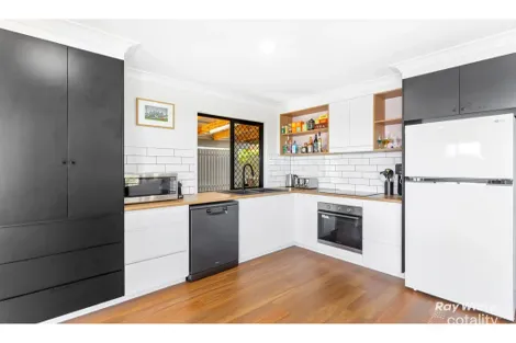 Property photo of 5 Sunset Court Lammermoor QLD 4703