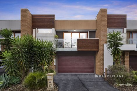 Property photo of 17 Kilburn Place Pakenham VIC 3810