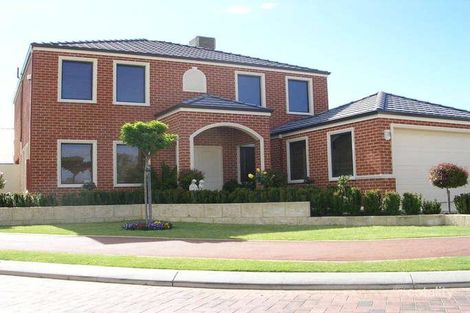 4 Hoya Brce, Stirling, WA 6021