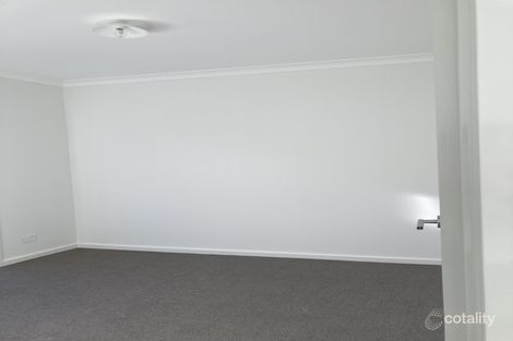 Property photo of 6 Clapham Avenue Wollert VIC 3750