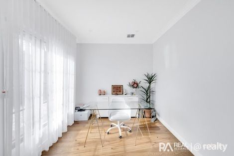 Property photo of 22 Royal Crescent Beaconsfield VIC 3807