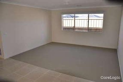 Property photo of 2 Firetail Track South Morang VIC 3752