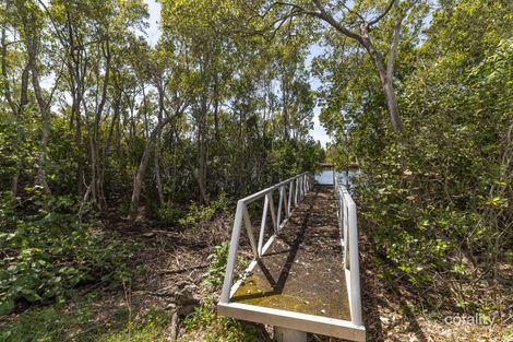 Property photo of 2 Edgewater Place Helensvale QLD 4212