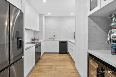 Property photo of 8329 Magnolia Drive East Hope Island QLD 4212