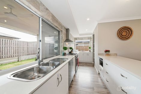 Property photo of 17 Lindeman Circuit Pimpama QLD 4209