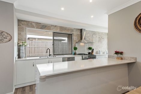 Property photo of 17 Lindeman Circuit Pimpama QLD 4209
