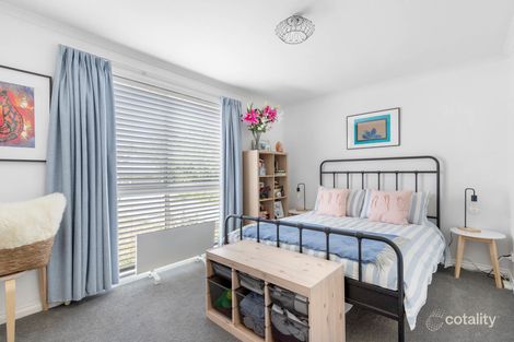 Property photo of 1/16 Morrow Road Gisborne VIC 3437