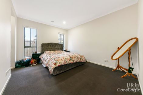 Property photo of 39 Evesham Drive Point Cook VIC 3030