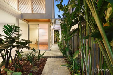 Property photo of 33 Dawn Parade Miami QLD 4220