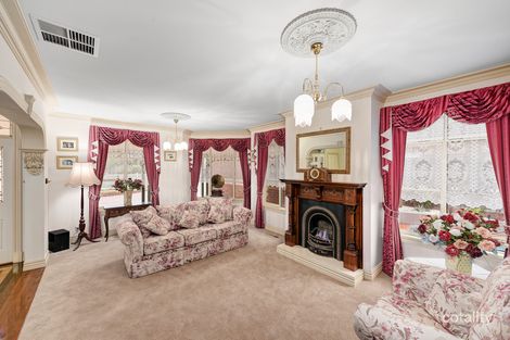 Property photo of 16 Valley Park Drive Mooroolbark VIC 3138
