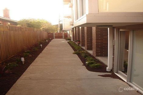 Property photo of 2/13 Hartpury Avenue Elwood VIC 3184