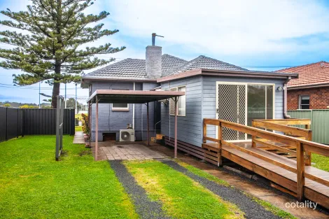 Property photo of 192 Northcliffe Drive Warrawong NSW 2502