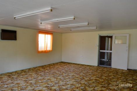 Property photo of 11 East Street Bluff QLD 4702