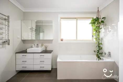 Property photo of 27 Harriet Spearing Drive Woonona NSW 2517