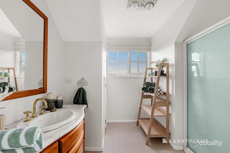 Property photo of 8 Hilltop Avenue Macleod VIC 3085