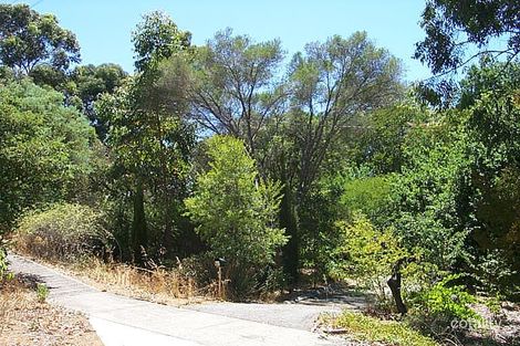 42 Albert Rd, Lesmurdie, WA 6076