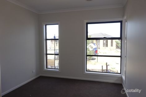 Property photo of 14 Tarrion Rise Craigieburn VIC 3064