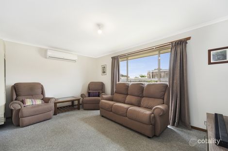 2/15 Lake St, Wendouree, VIC 3355