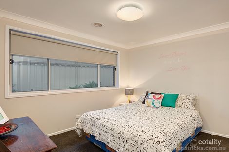 Property photo of 2 Koonawarra Place Bourkelands NSW 2650