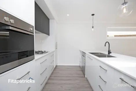 Property photo of 3/8 Wylie Court Boorooma NSW 2650