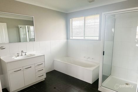 Property photo of 12 Erin Court Boulder WA 6432