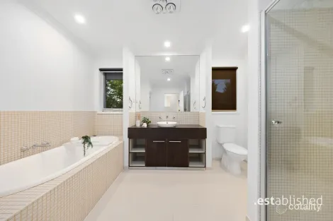 Property photo of 17 Eagleview Place Point Cook VIC 3030