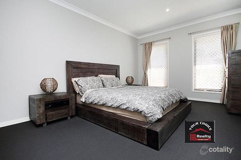 Property photo of 8 Rosella Crescent Springfield Lakes QLD 4300