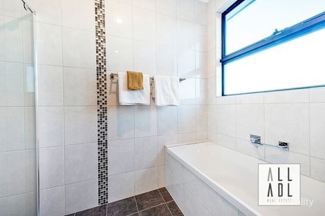 Property photo of 3 Auriel Way Valley View SA 5093