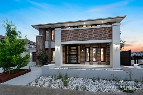 4 Seine Pl, Caroline Springs, VIC 3023