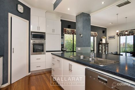 Property photo of 7 Heights Crescent Ballarat North VIC 3350