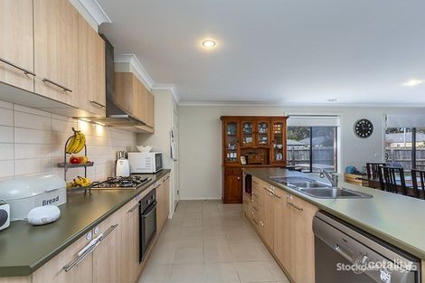 Property photo of 2 Dewar Crescent Maddingley VIC 3340