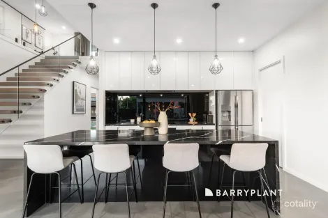 Property photo of 93 Lakesfield Drive Lysterfield VIC 3156