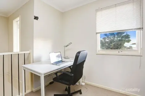 Property photo of 35 Highview Road Bentleigh East VIC 3165