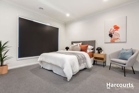 Property photo of 25 McNaughton Crescent Berwick VIC 3806
