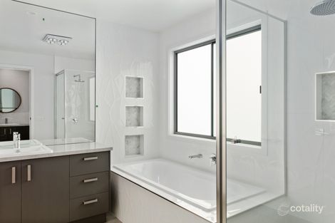 Property photo of 3/60A Honeysuckle Street Ironbark VIC 3550
