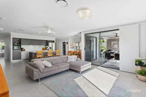 Property photo of 6 Middleham Fairway Maudsland QLD 4210
