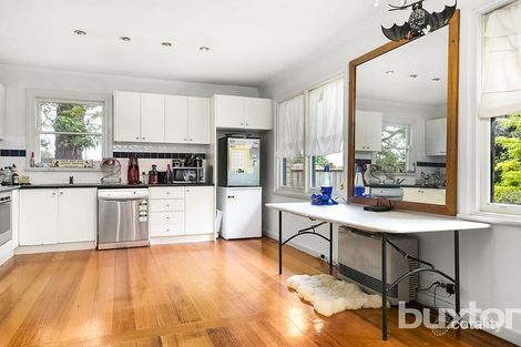 Property photo of 1 Paringa Court Chadstone VIC 3148