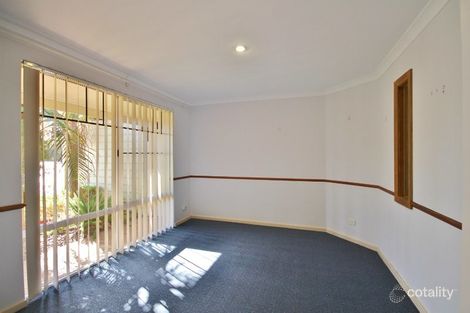 Property photo of 22 Wintersweet Place Halls Head WA 6210