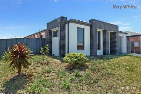 Property photo of 19 Edmondshaw Drive Deer Park VIC 3023