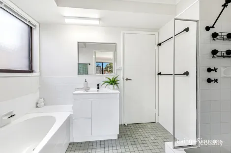 Property photo of 5 Polonia Avenue Plumpton NSW 2761