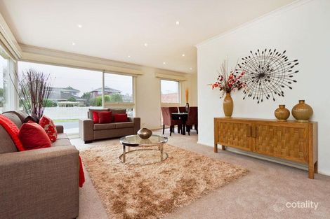 Property photo of 6 Club Court Dingley Village VIC 3172