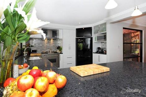 32 Osmaston Rd, Carine, WA 6020