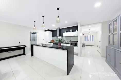 Property photo of 86 Tenterfield Drive Burnside Heights VIC 3023