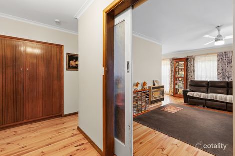 Property photo of 33 Oak Street Wendouree VIC 3355